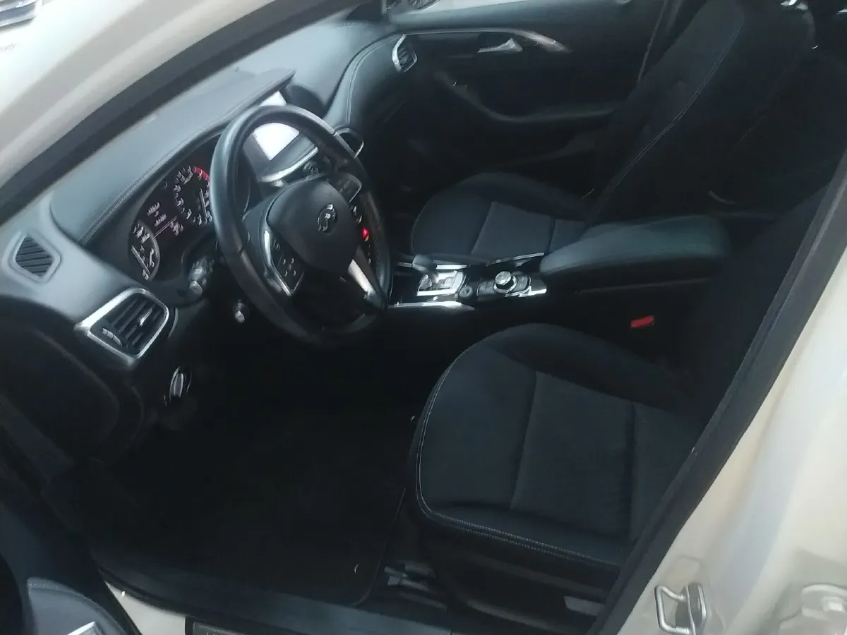 2017 Infiniti QX30 1.6T 156HP L4 7DCT,autocango,china used car exporter,china ev exporter,chinese used car exporter,chinese used ev exporter