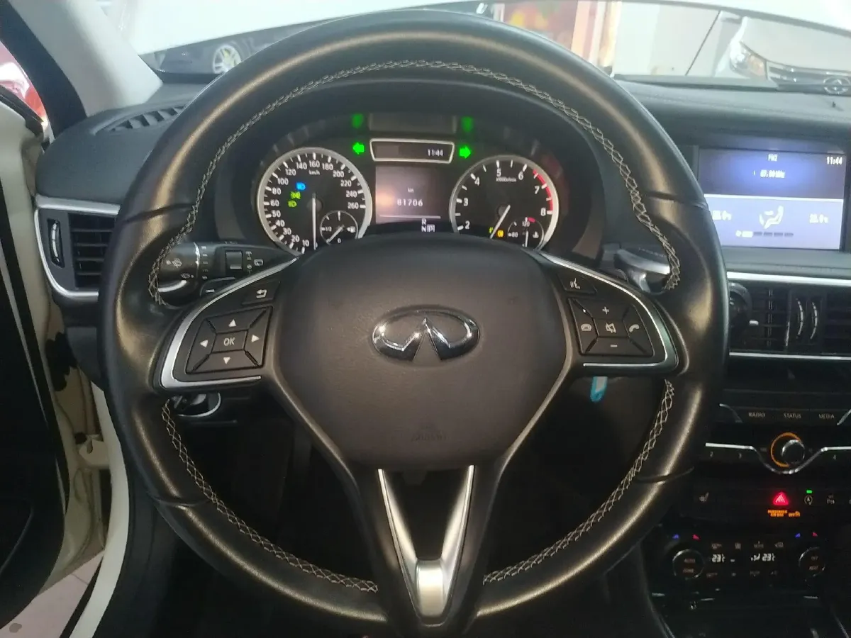 2017 Infiniti QX30 1.6T 156HP L4 7DCT,autocango,china used car exporter,china ev exporter,chinese used car exporter,chinese used ev exporter