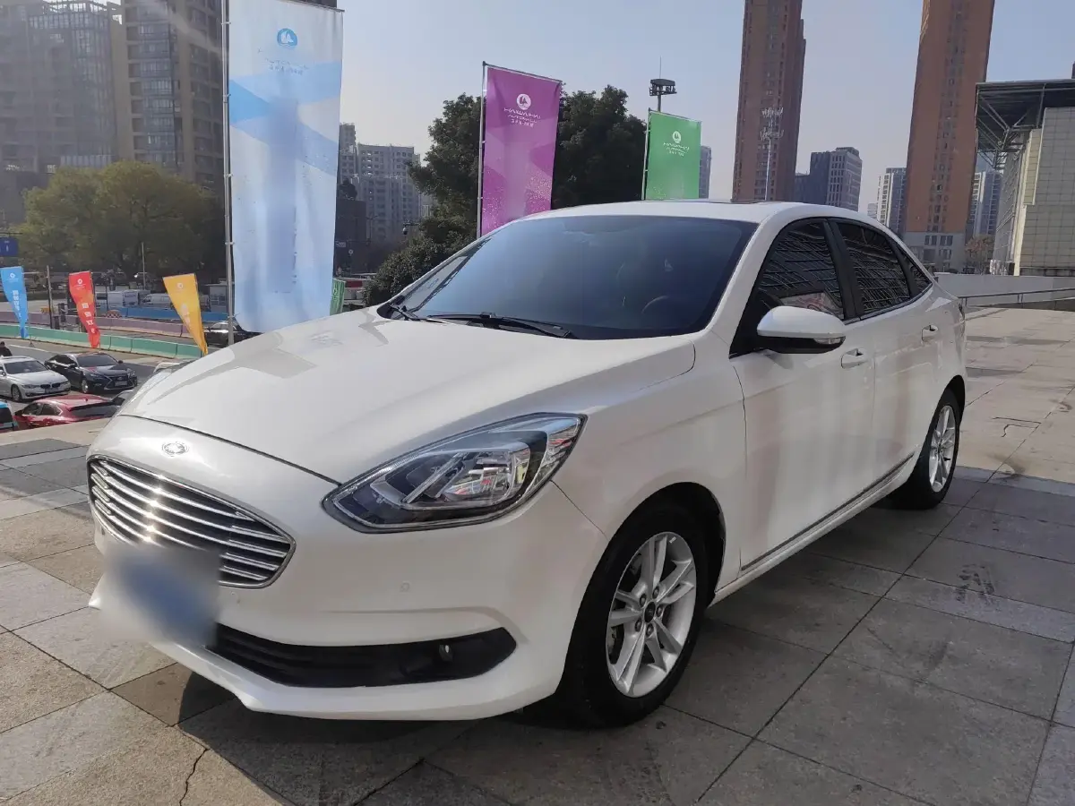 2019 Ford Escort 1.5L 122HP L3 6AT