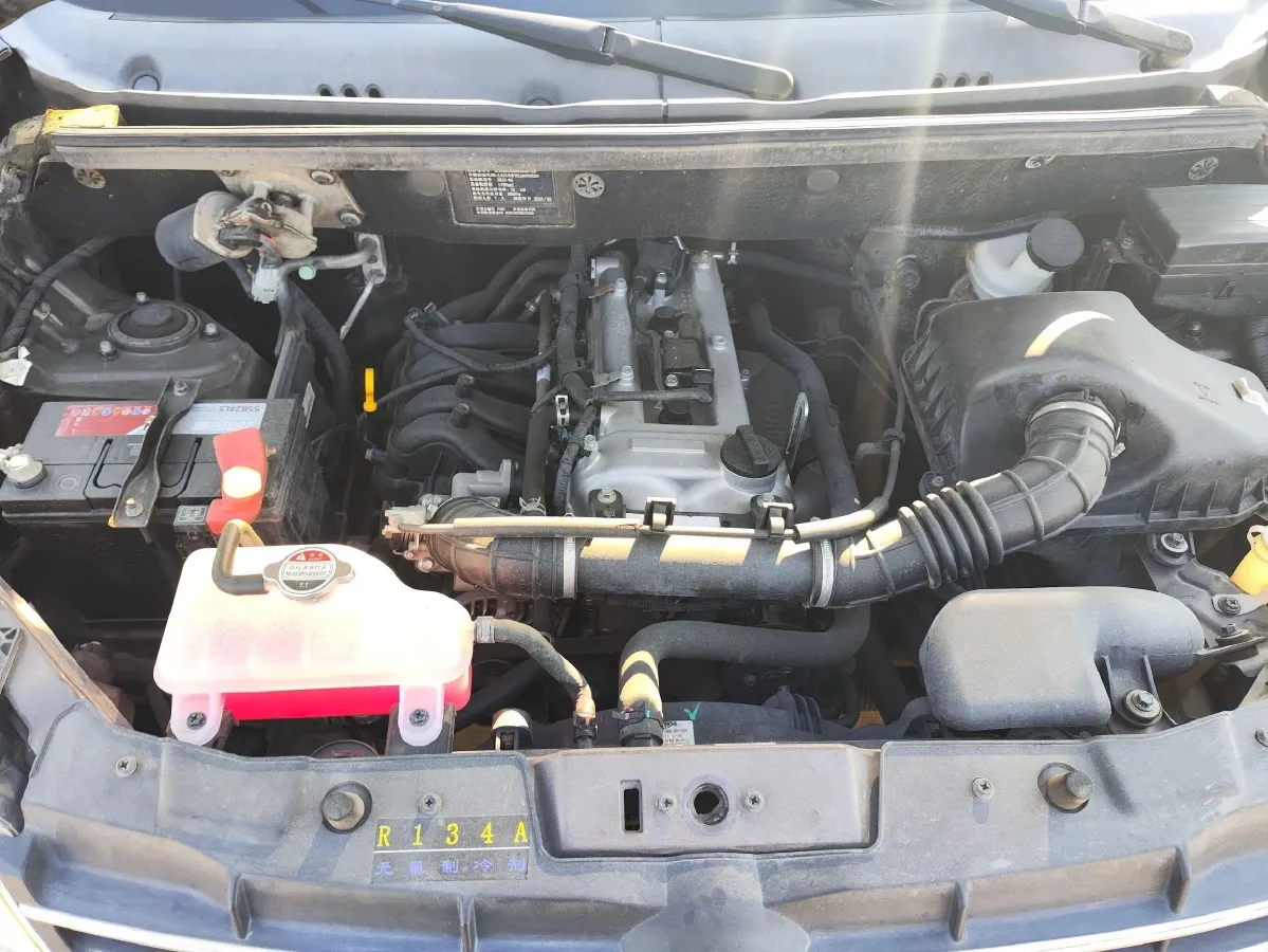 2018 DongFeng Fengon Fengon 330 1.5L 109HP L4 5MT,autocango,china used car exporter,china ev exporter,chinese used car exporter,chinese used ev exporter