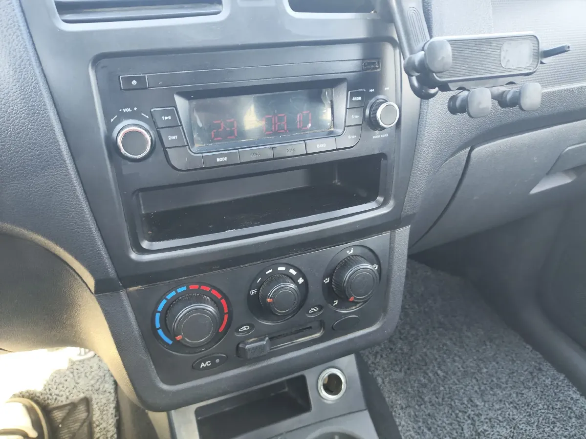 2018 DongFeng Fengon Fengon 330 1.5L 109HP L4 5MT,autocango,china used car exporter,china ev exporter,chinese used car exporter,chinese used ev exporter