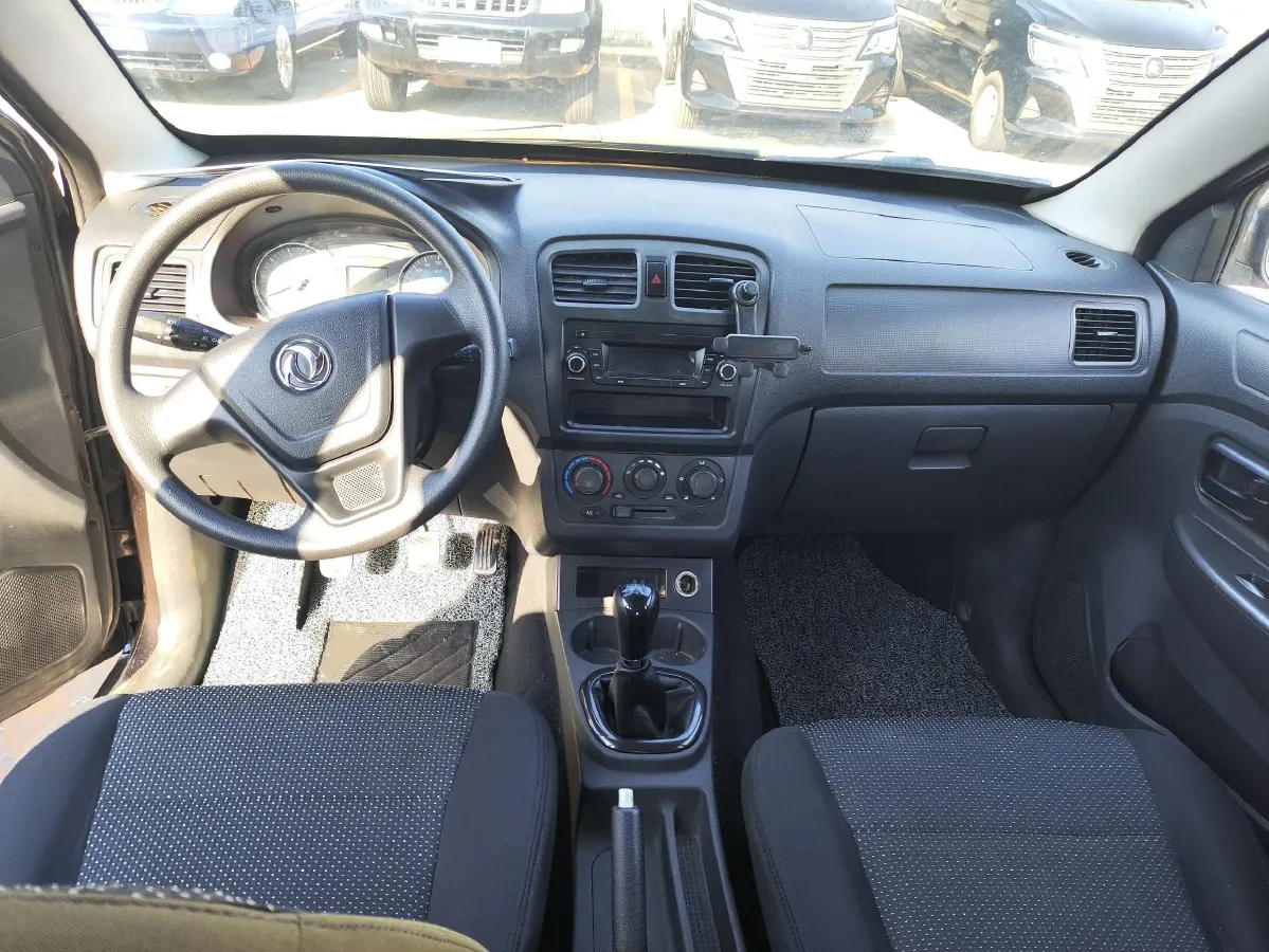 2018 DongFeng Fengon Fengon 330 1.5L 109HP L4 5MT,autocango,china used car exporter,china ev exporter,chinese used car exporter,chinese used ev exporter