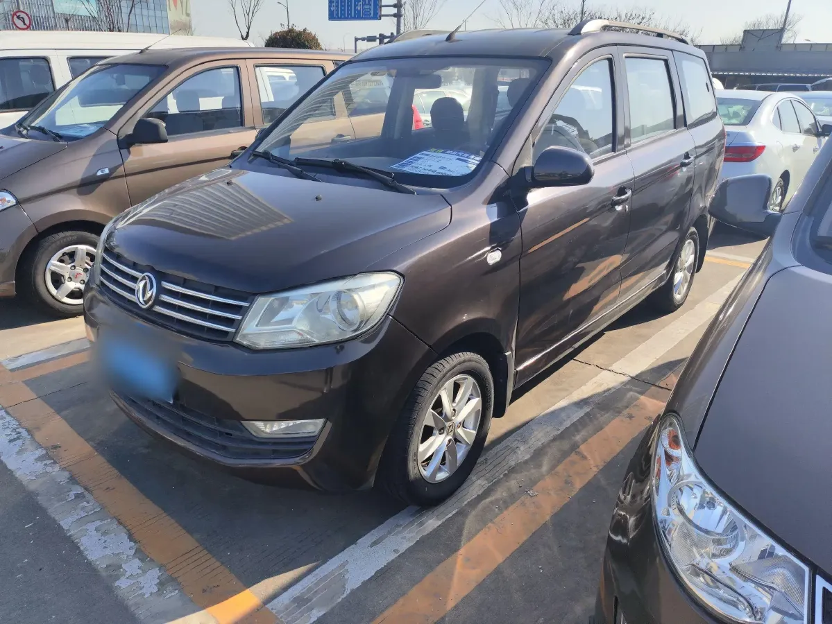 2018 DongFeng Fengon Fengon 330 1.5L 109HP L4 5MT,autocango,china used car exporter,china ev exporter,chinese used car exporter,chinese used ev exporter