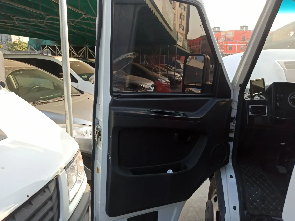 2021 Iveco DeYi 2.5T 122HP L4 5MT,autocango,china used car exporter,china ev exporter,chinese used car exporter,chinese used ev exporter