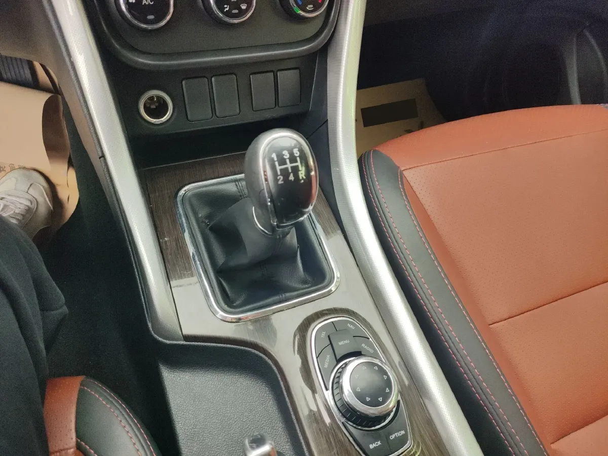 2016 BAIC Hyosow S3 1.5L 113HP L4 5MT,autocango,china used car exporter,china ev exporter,chinese used car exporter,chinese used ev exporter