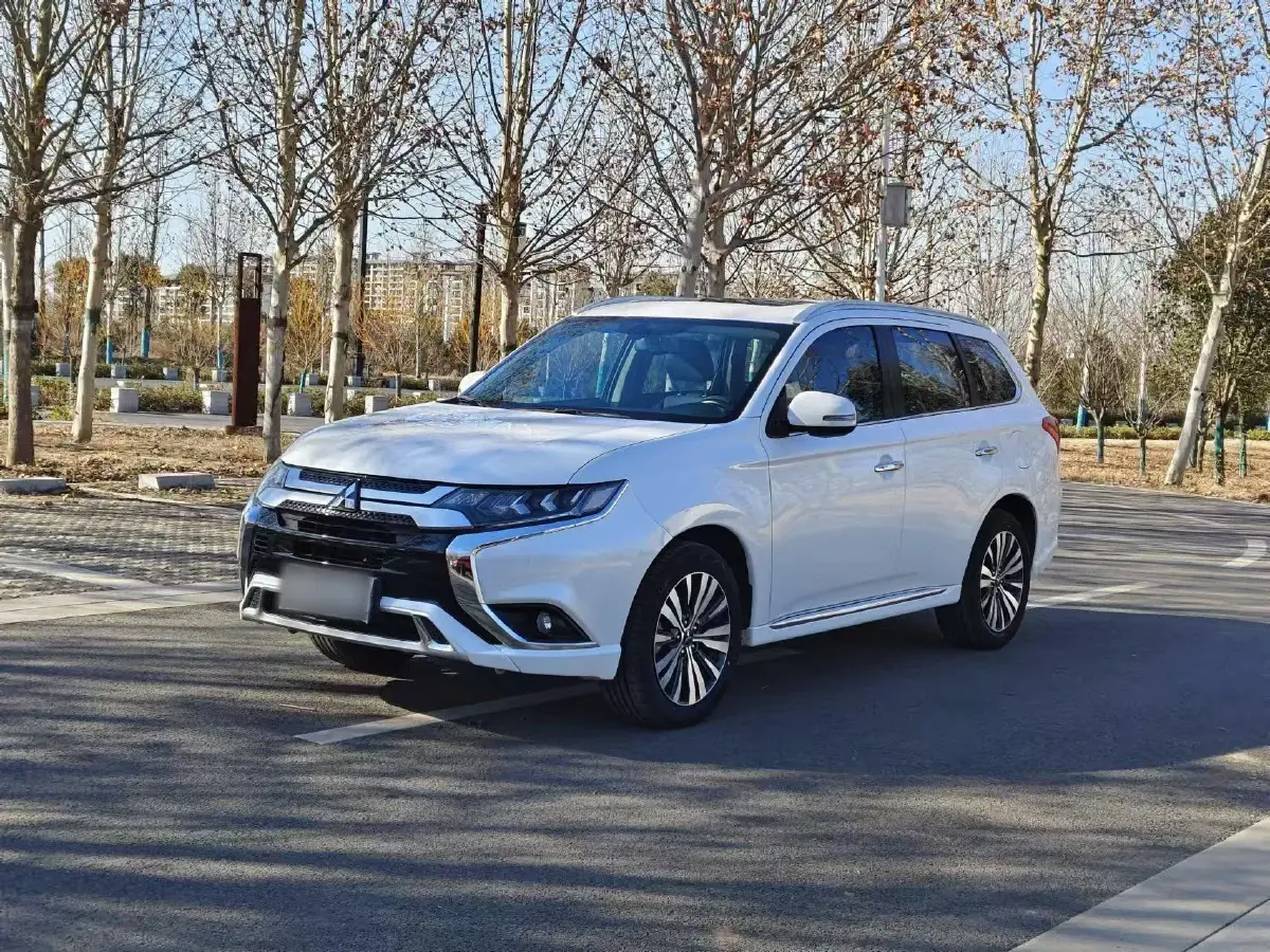 2021 Mitsubishi Outlander 2.4L 192HP L4 CVT