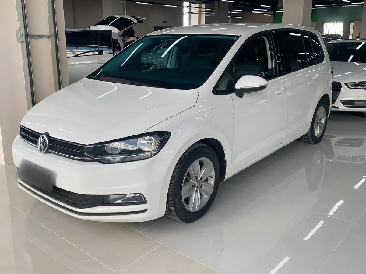 2018 Volkswagen Touran 1.4T 150HP L4 7DCT