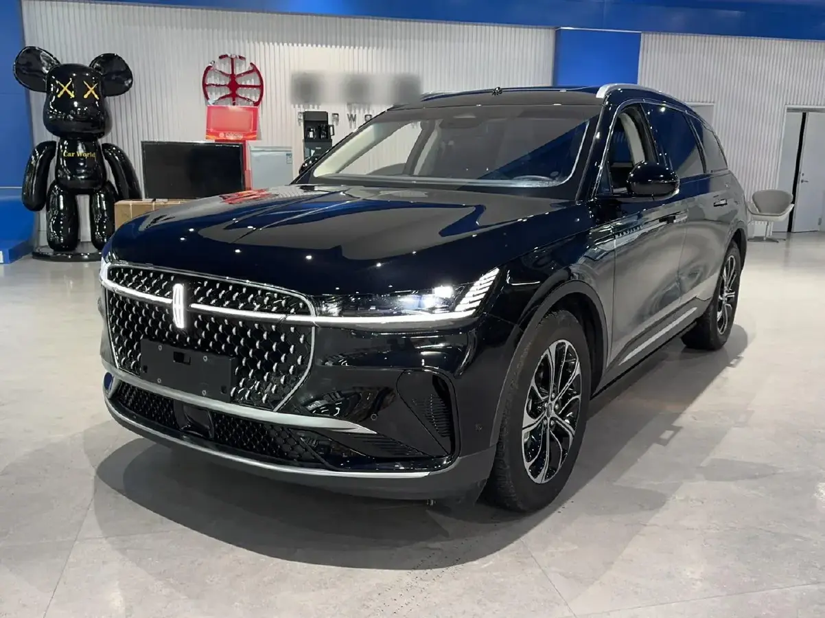 2023 Lincoln Nautilus 2.0T 261HP L4 8AT