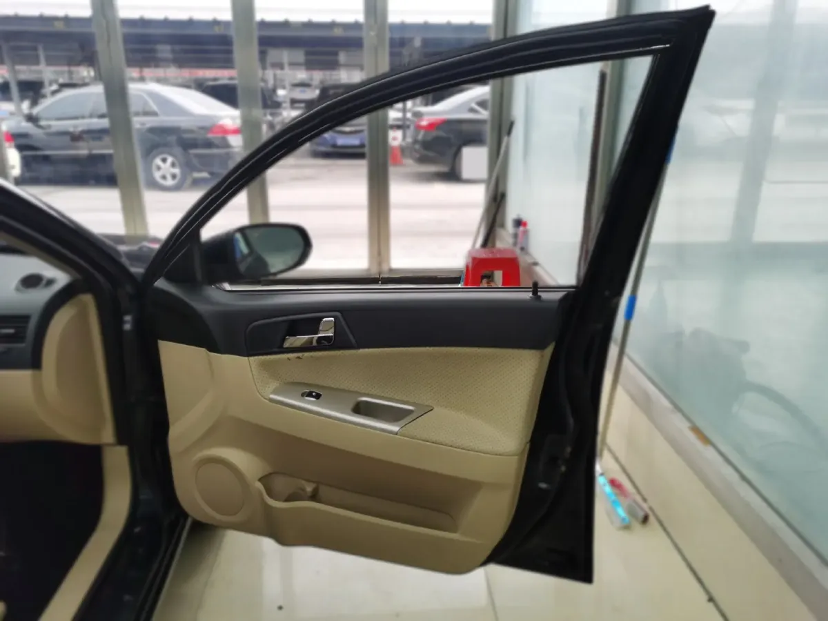 2013 Brilliance Auto H330 1.5L 105HP L4 5MT,autocango,china used car exporter,china ev exporter,chinese used car exporter,chinese used ev exporter