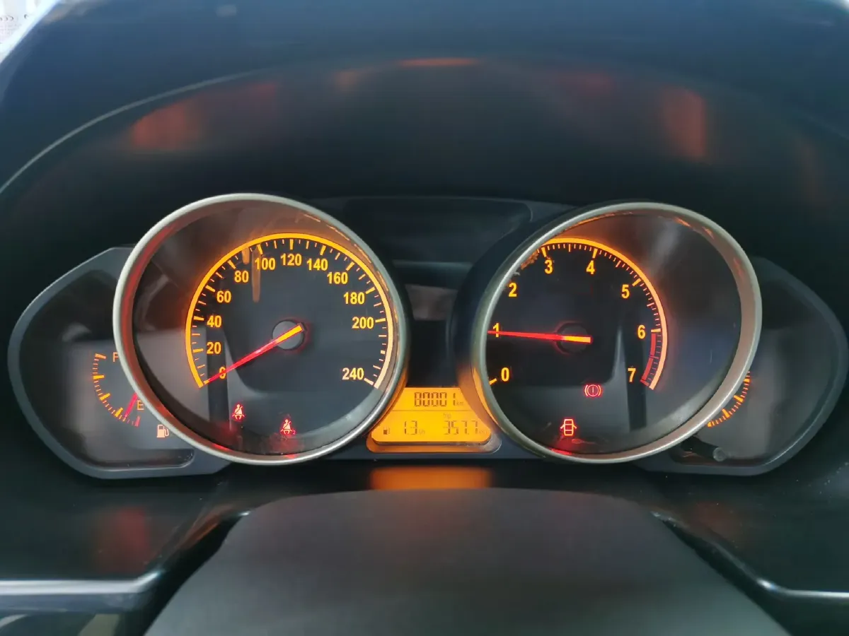 2013 Brilliance Auto H330 1.5L 105HP L4 5MT,autocango,china used car exporter,china ev exporter,chinese used car exporter,chinese used ev exporter