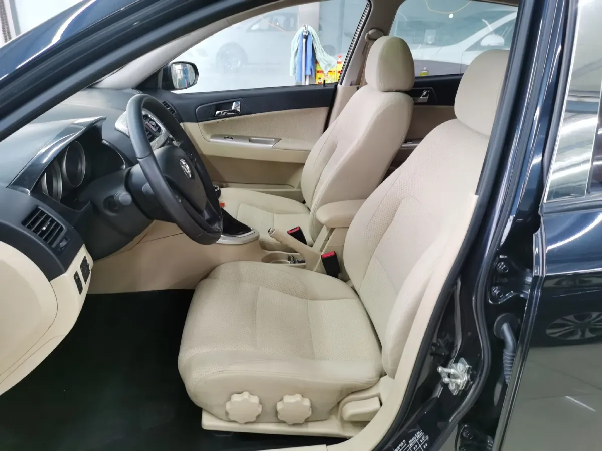 2013 Brilliance Auto H330 1.5L 105HP L4 5MT,autocango,china used car exporter,china ev exporter,chinese used car exporter,chinese used ev exporter