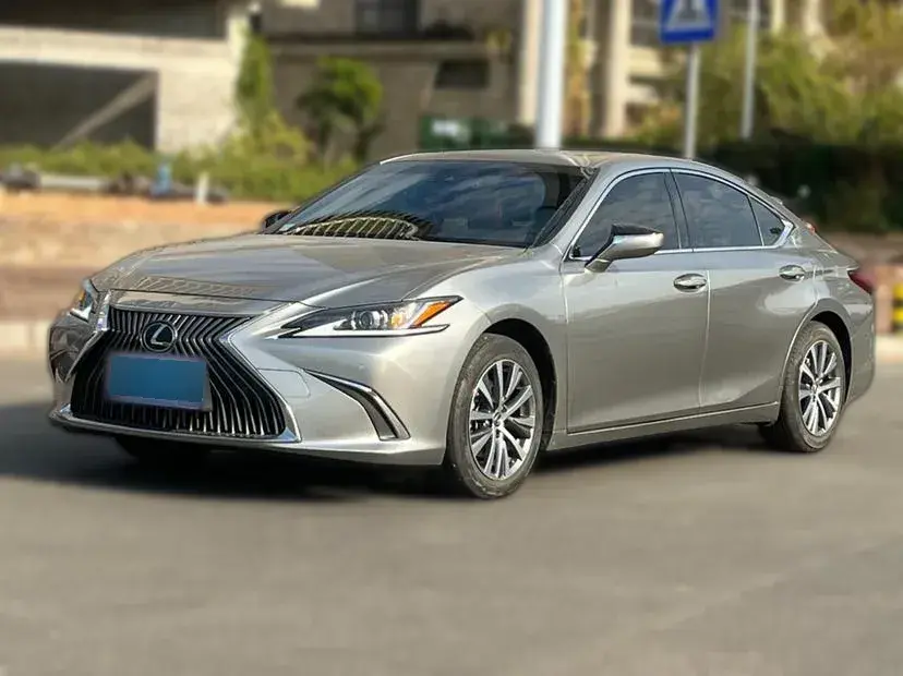 2020 Lexus ES 2.0L 173HP L4 CVT