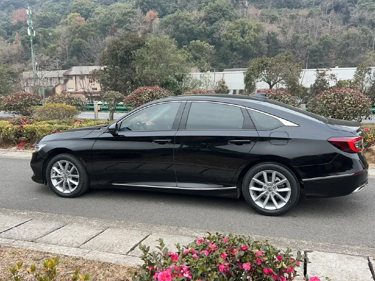 2022 Honda Accord 1.5T 194HP L4 CVT,autocango,china used car exporter,china ev exporter,chinese used car exporter,chinese used ev exporter