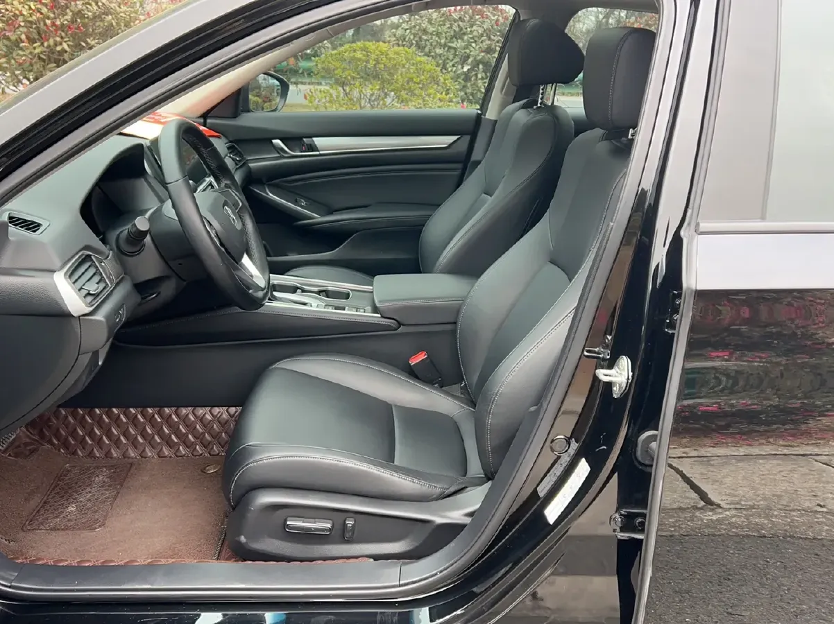 2022 Honda Accord 1.5T 194HP L4 CVT,autocango,china used car exporter,china ev exporter,chinese used car exporter,chinese used ev exporter