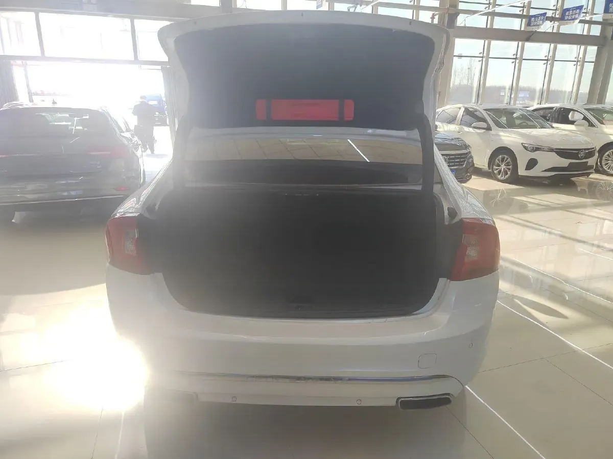 2018 Volvo S60 PHEV 2.0T 238HP L4 8AT PHEV 11.2KWH,autocango,china used car exporter,china ev exporter,chinese used car exporter,chinese used ev exporter