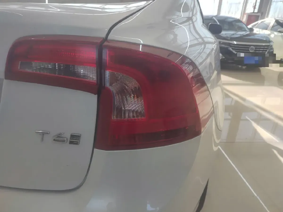 2018 Volvo S60 PHEV 2.0T 238HP L4 8AT PHEV 11.2KWH,autocango,china used car exporter,china ev exporter,chinese used car exporter,chinese used ev exporter