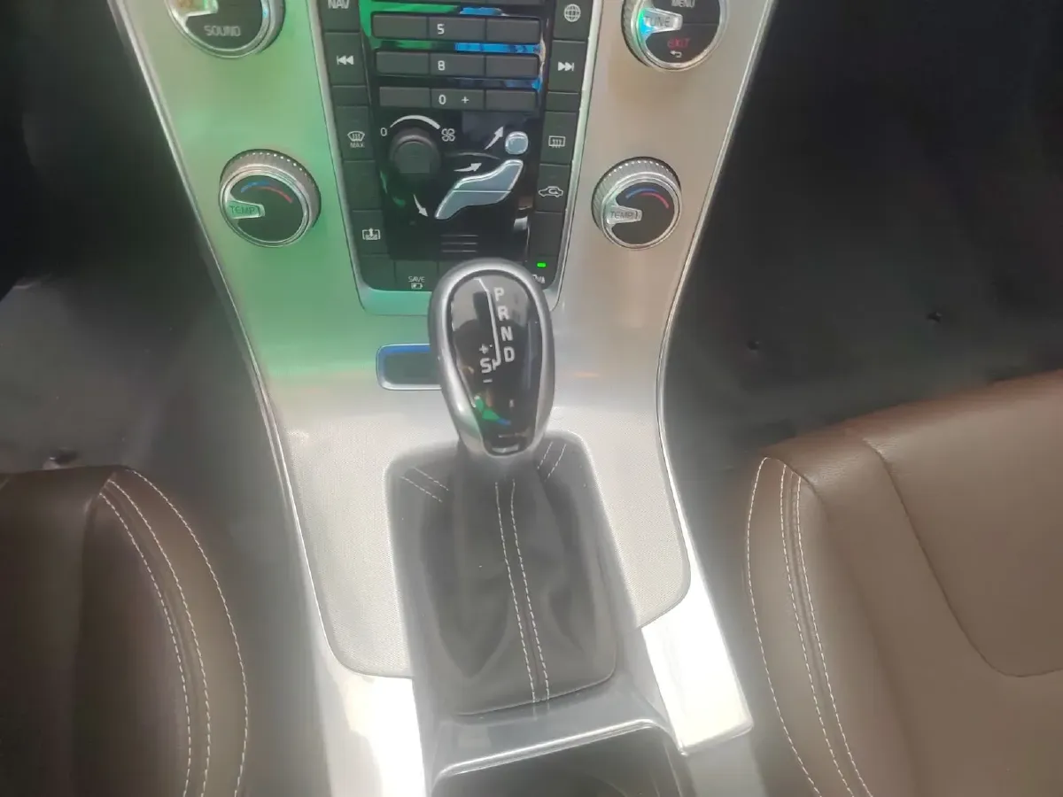 2018 Volvo S60 PHEV 2.0T 238HP L4 8AT PHEV 11.2KWH,autocango,china used car exporter,china ev exporter,chinese used car exporter,chinese used ev exporter