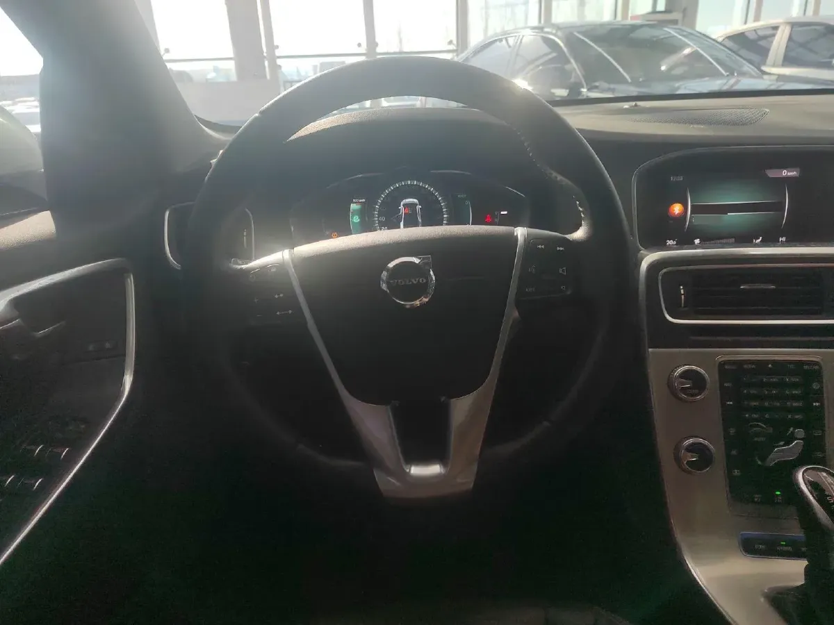 2018 Volvo S60 PHEV 2.0T 238HP L4 8AT PHEV 11.2KWH,autocango,china used car exporter,china ev exporter,chinese used car exporter,chinese used ev exporter