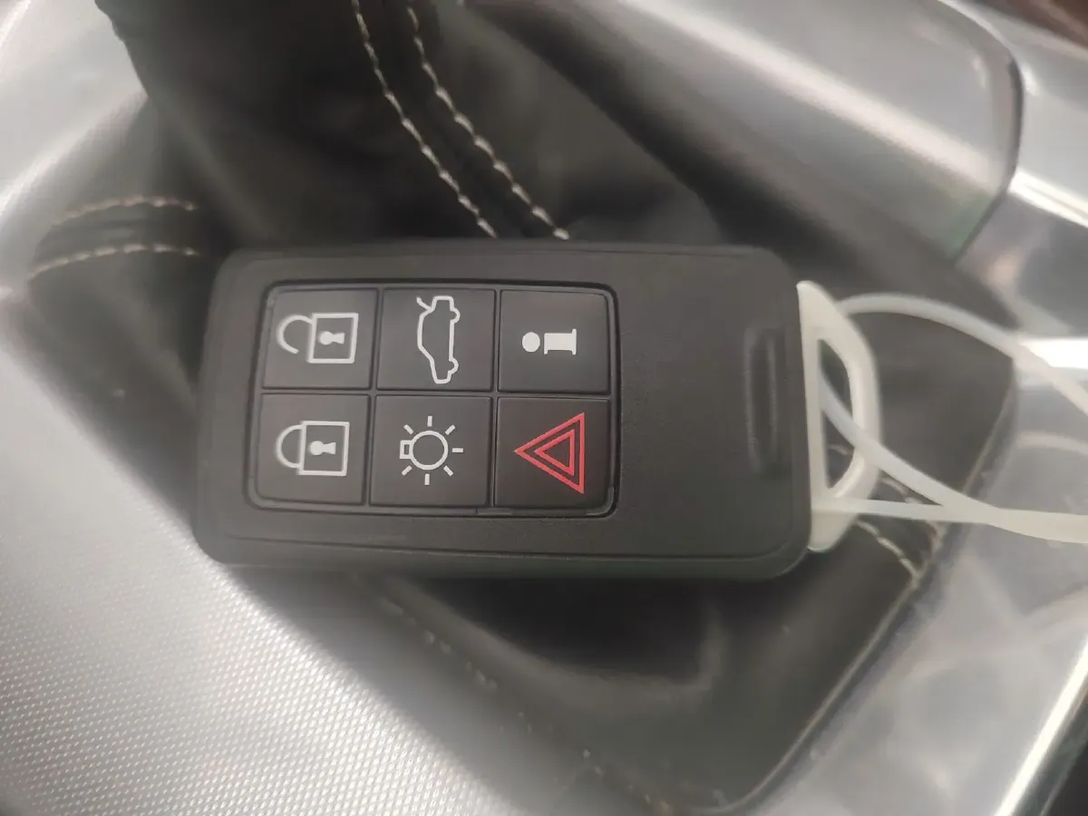 2018 Volvo S60 PHEV 2.0T 238HP L4 8AT PHEV 11.2KWH,autocango,china used car exporter,china ev exporter,chinese used car exporter,chinese used ev exporter