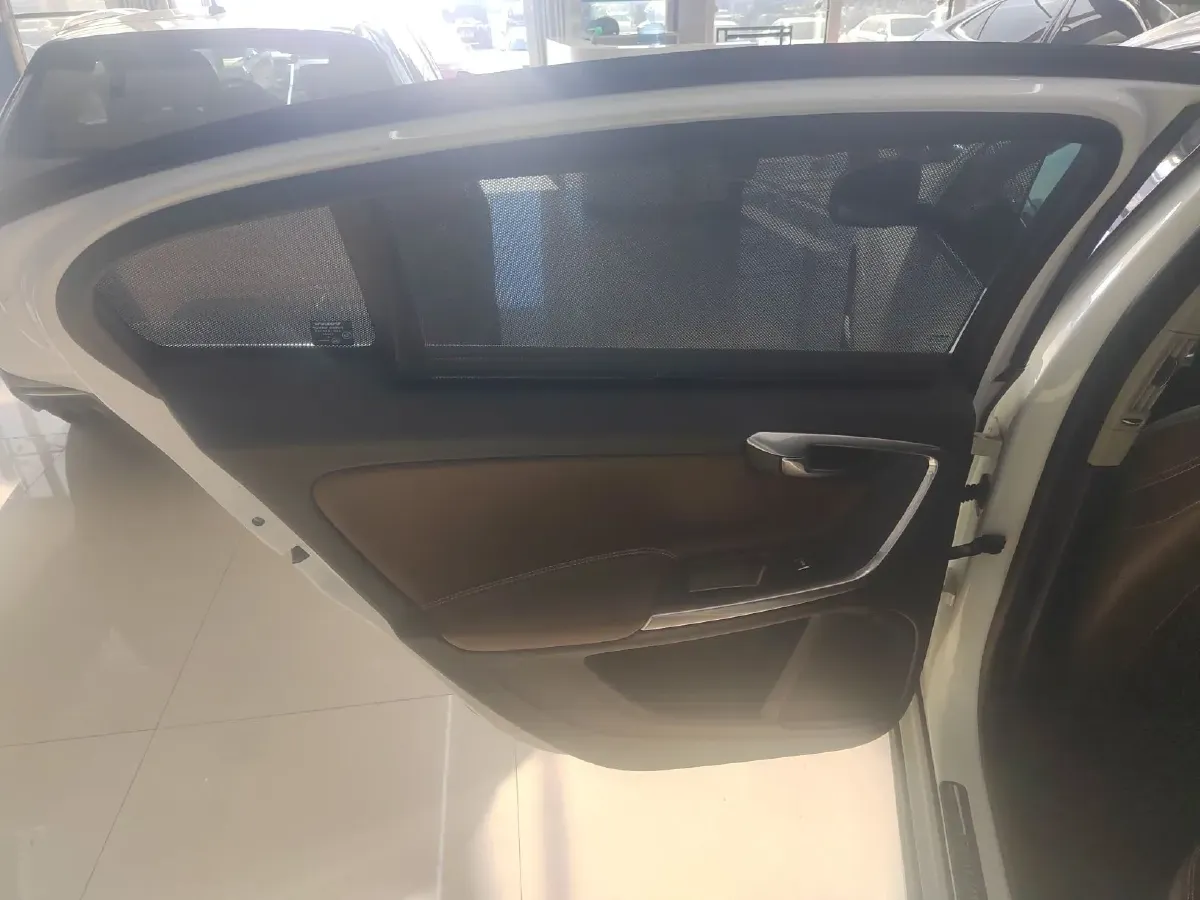 2018 Volvo S60 PHEV 2.0T 238HP L4 8AT PHEV 11.2KWH,autocango,china used car exporter,china ev exporter,chinese used car exporter,chinese used ev exporter