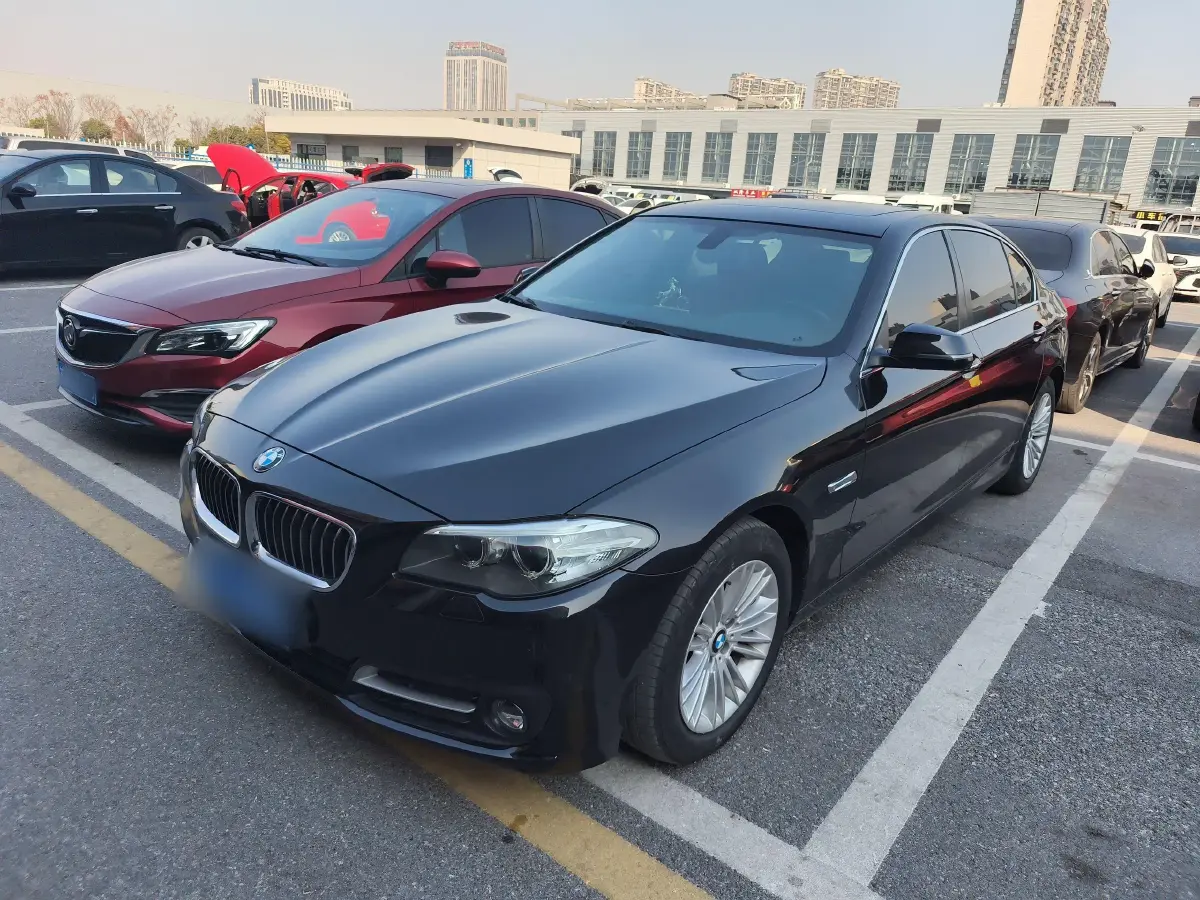 2017 BMW 5 Series 2.0T 218HP L4 8AT