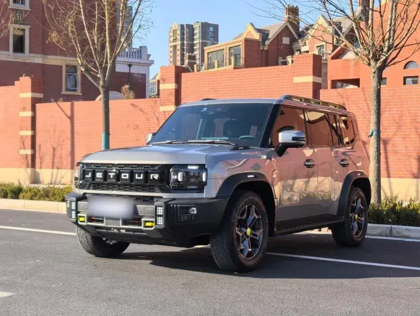 2023 Jetour Traveller 2.0T 254HP L4 7DCT