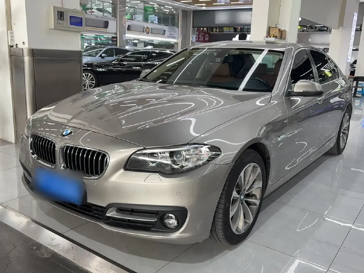 2017 BMW 5 Series 2.0T 218HP L4 8AT