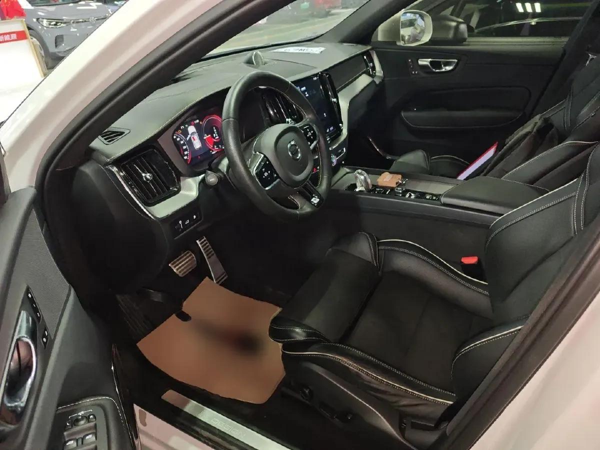 2019 Volvo XC60 PHEV 2.0T 320HP L4 8AT PHEV 10.1KWH,autocango,china used car exporter,china ev exporter,chinese used car exporter,chinese used ev exporter