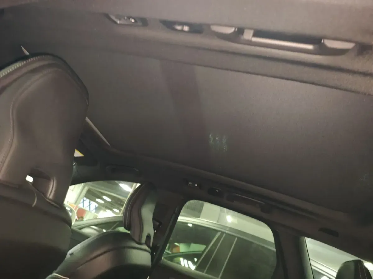 2019 Volvo XC60 PHEV 2.0T 320HP L4 8AT PHEV 10.1KWH,autocango,china used car exporter,china ev exporter,chinese used car exporter,chinese used ev exporter