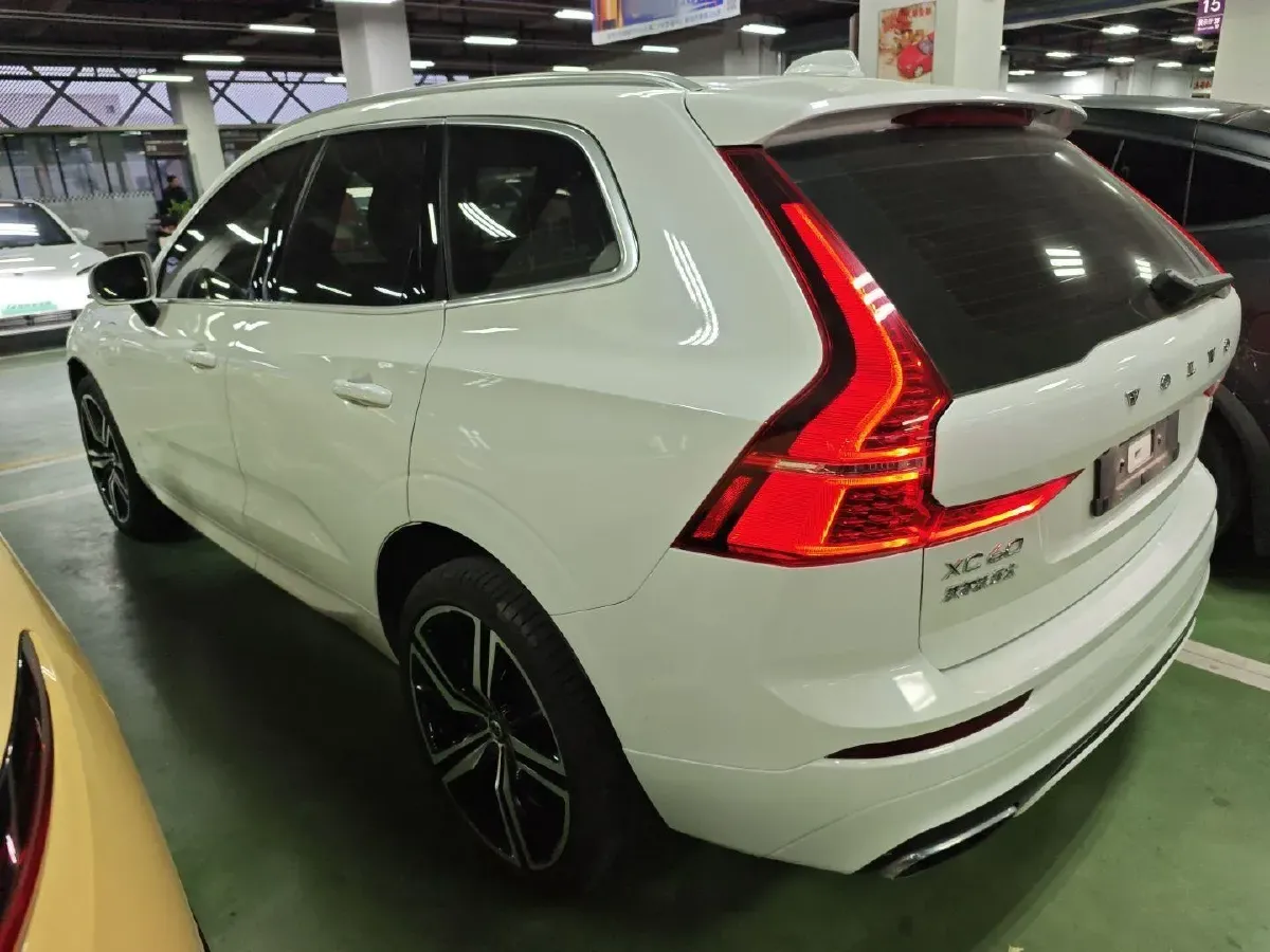 2019 Volvo XC60 PHEV 2.0T 320HP L4 8AT PHEV 10.1KWH,autocango,china used car exporter,china ev exporter,chinese used car exporter,chinese used ev exporter