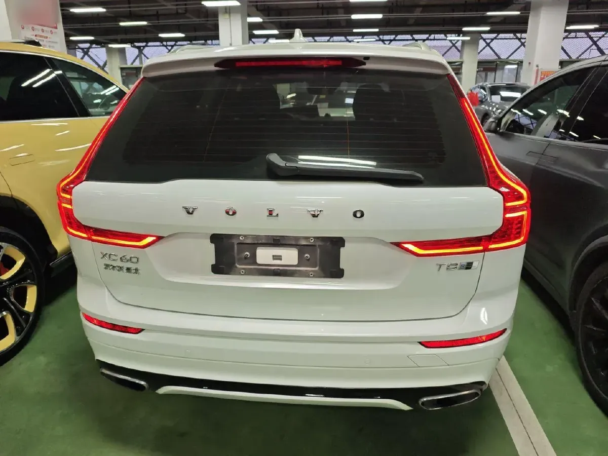 2019 Volvo XC60 PHEV 2.0T 320HP L4 8AT PHEV 10.1KWH,autocango,china used car exporter,china ev exporter,chinese used car exporter,chinese used ev exporter