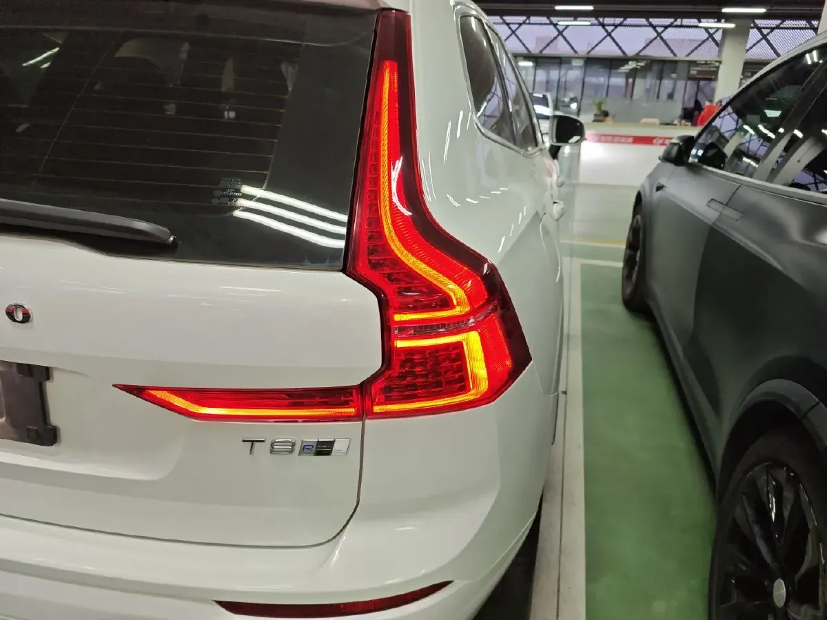 2019 Volvo XC60 PHEV 2.0T 320HP L4 8AT PHEV 10.1KWH,autocango,china used car exporter,china ev exporter,chinese used car exporter,chinese used ev exporter