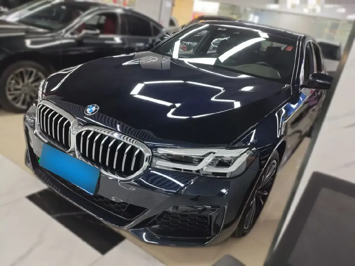 2023 BMW 5 Series 2.0T 245HP L4 8AT