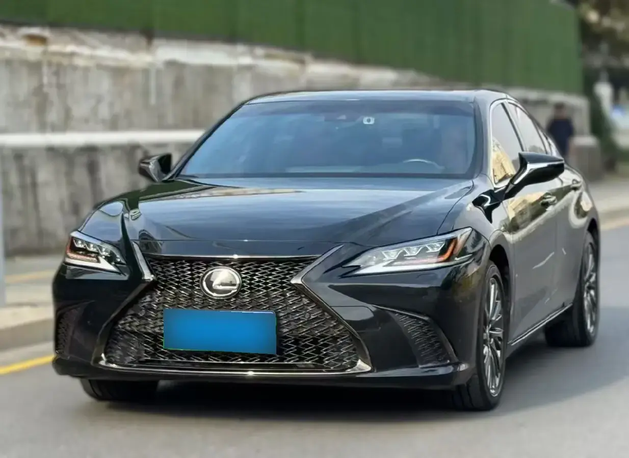 2020 Lexus ES 2.5L 207HP L4 8AT