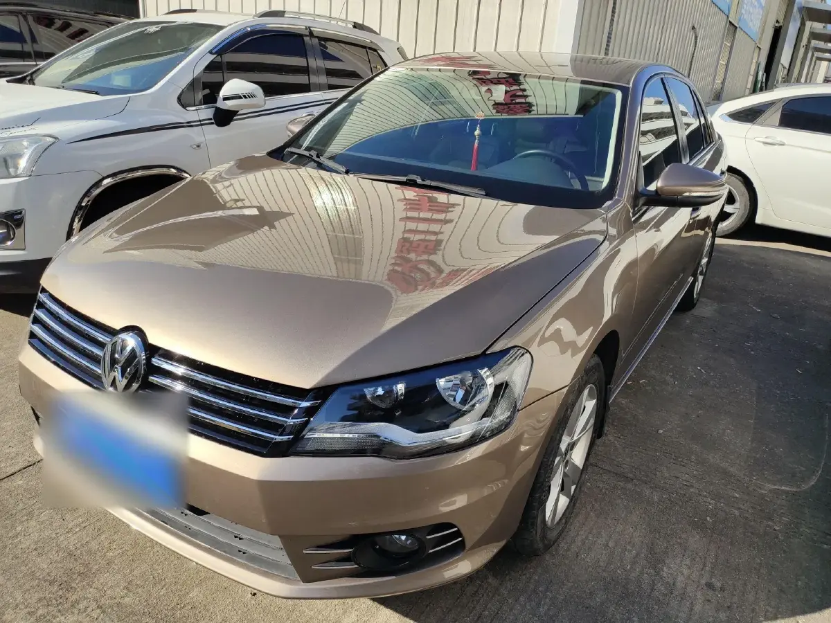 2015 Volkswagen Bora 1.6L 105HP L4 5MT