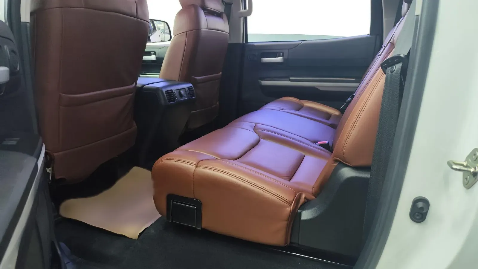 2014 Toyota Tundra 5.7L 386HP V8 6AT,autocango,china used car exporter,china ev exporter,chinese used car exporter,chinese used ev exporter