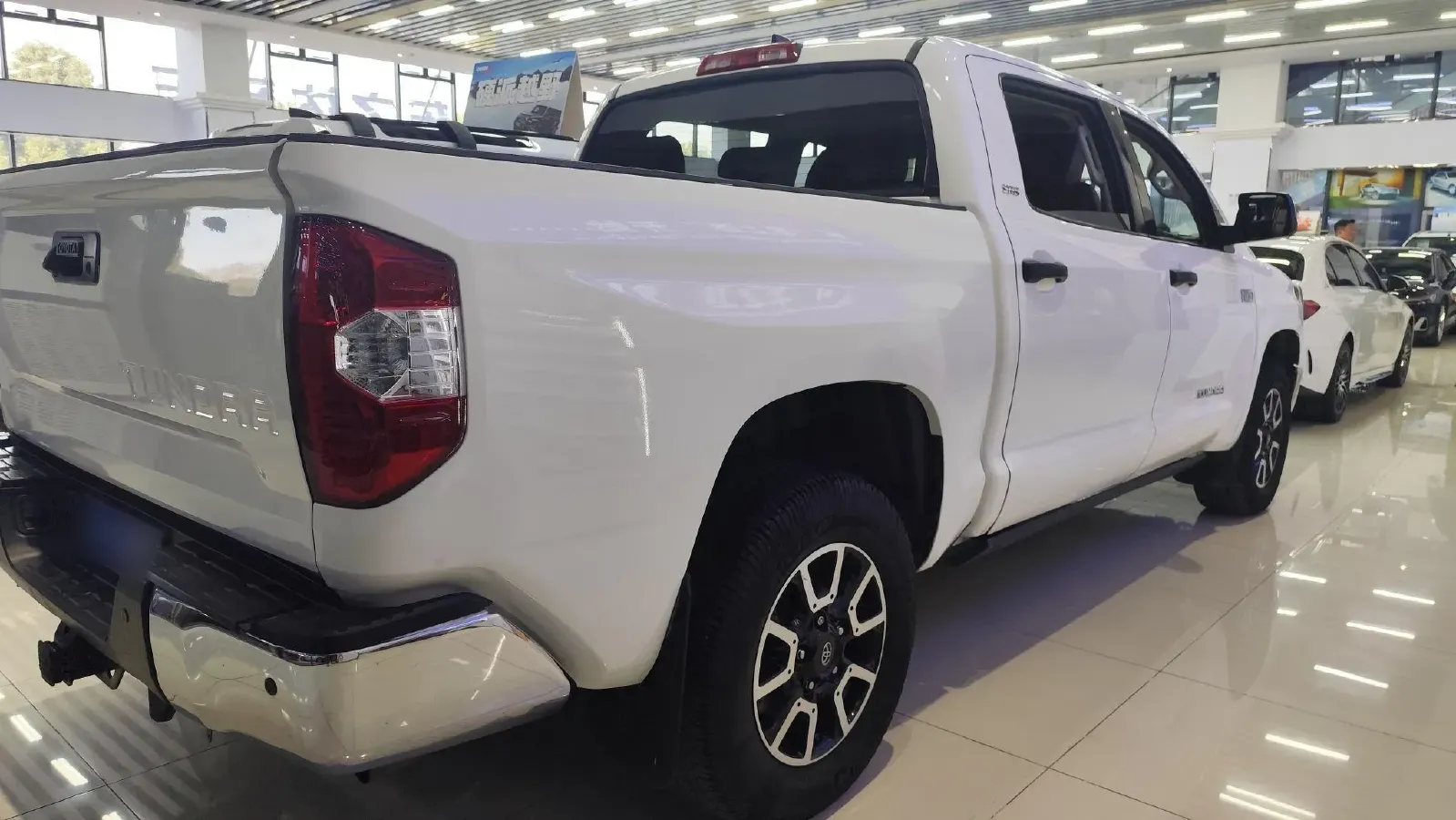 2014 Toyota Tundra 5.7L 386HP V8 6AT,autocango,china used car exporter,china ev exporter,chinese used car exporter,chinese used ev exporter