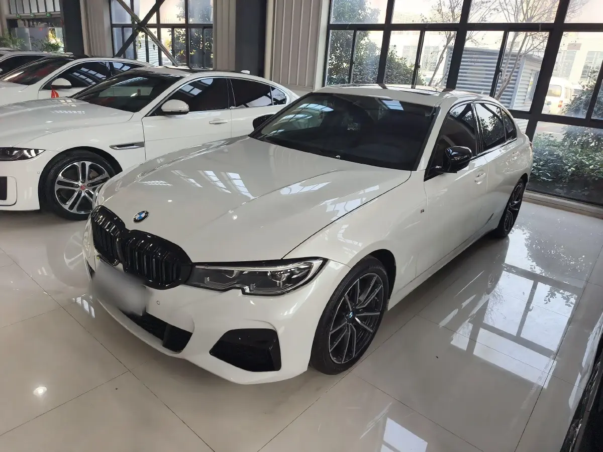 2022 BMW 3 Series 2.0T 184HP L4 8AT