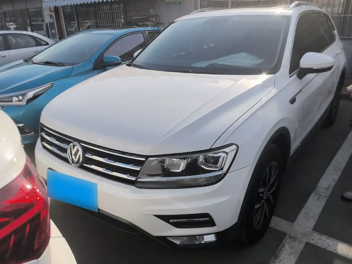 2018 Volkswagen Tiguan L 2.0T 186HP L4 7DCT