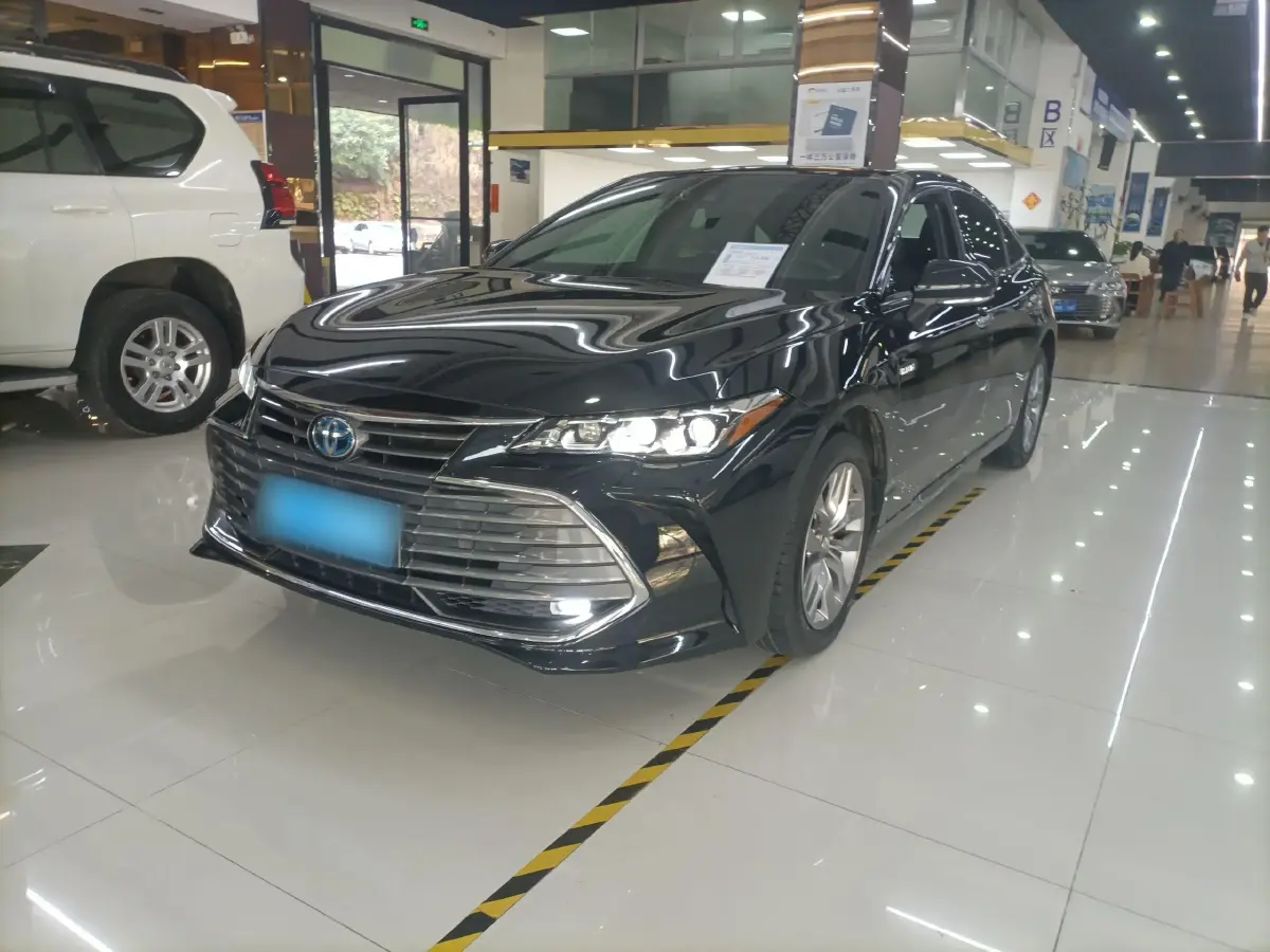 2019 Toyota Avalon 2.5L 178HP L4 E-CVT Hybrid