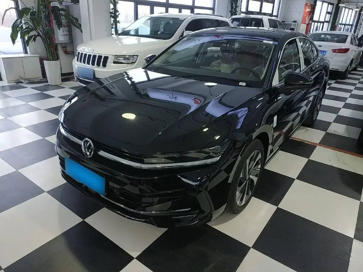 2024 Volkswagen Magotan 2.0T 220HP L4 7DCT