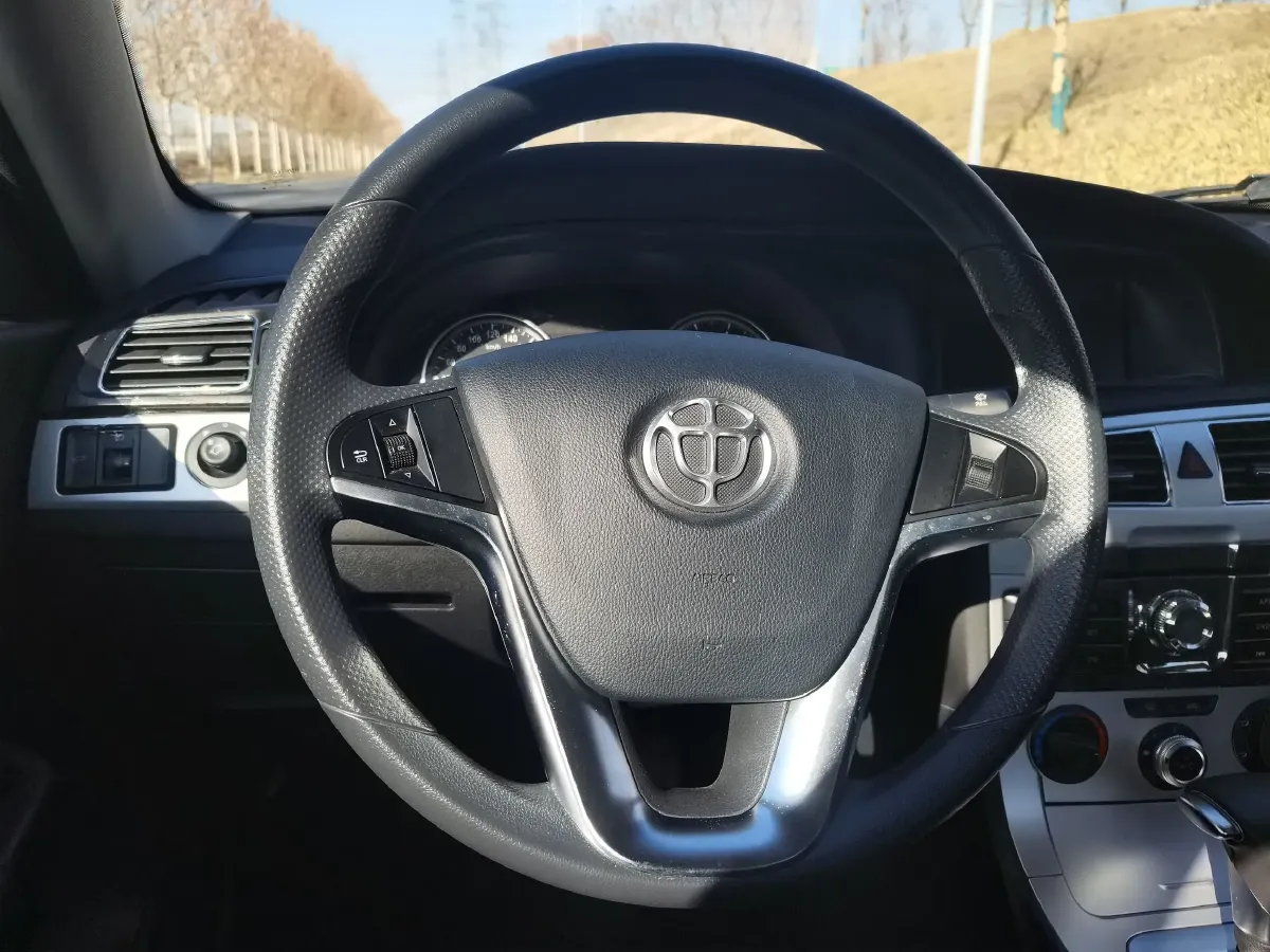 2017 Brilliance Auto H530 1.6L 118HP L4 5AT,autocango,china used car exporter,china ev exporter,chinese used car exporter,chinese used ev exporter