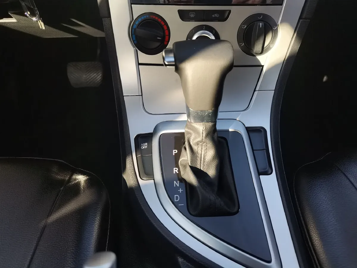 2017 Brilliance Auto H530 1.6L 118HP L4 5AT,autocango,china used car exporter,china ev exporter,chinese used car exporter,chinese used ev exporter