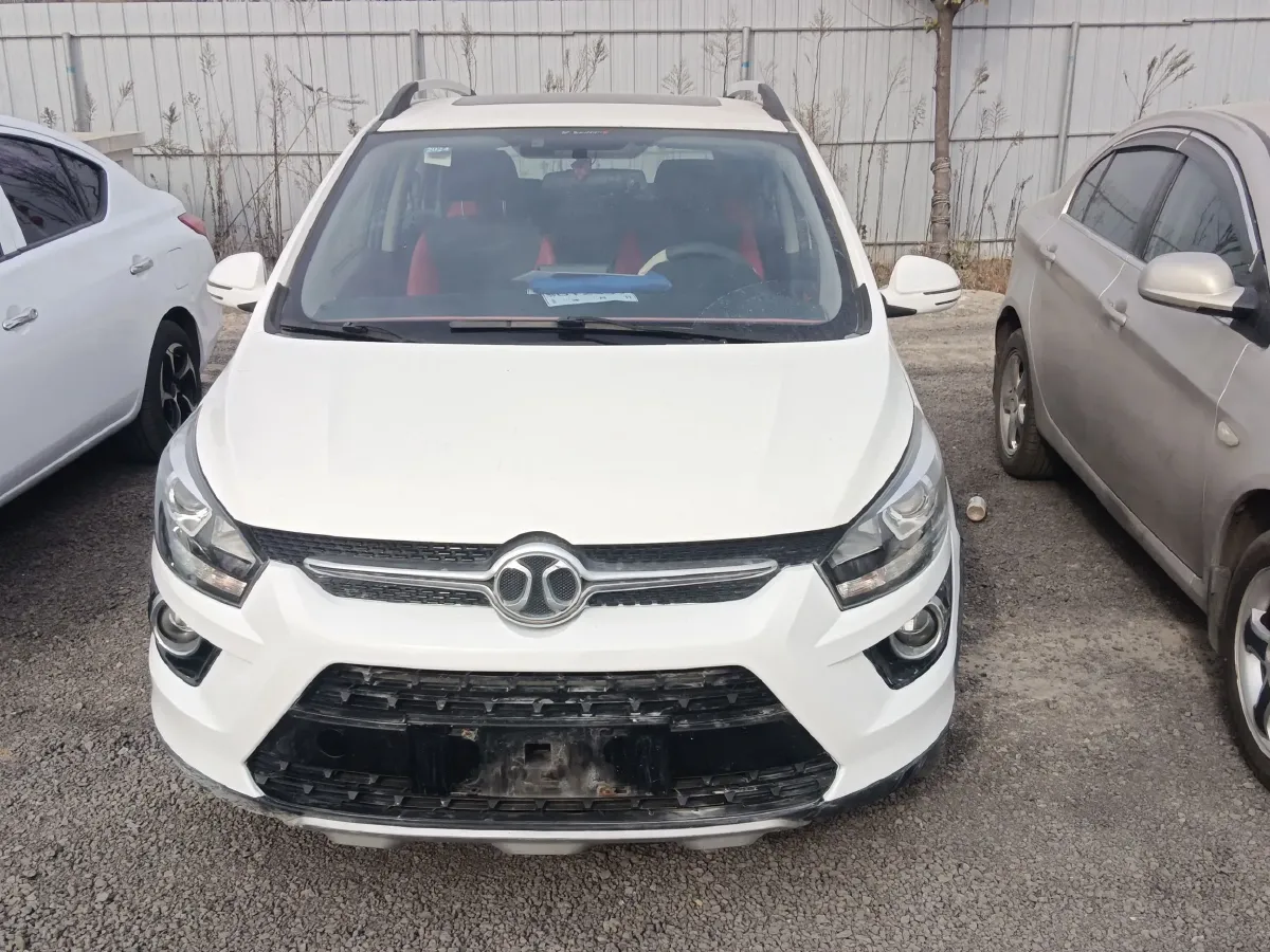 2015 BeiJing Auto Senova X25 1.5L 116HP L4 5MT,autocango,china used car exporter,china ev exporter,chinese used car exporter,chinese used ev exporter