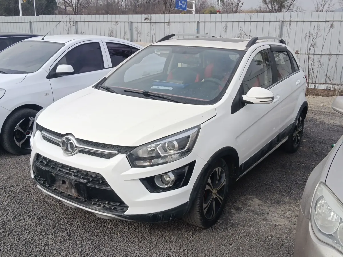 2015 BeiJing Auto Senova X25 1.5L 116HP L4 5MT,autocango,china used car exporter,china ev exporter,chinese used car exporter,chinese used ev exporter