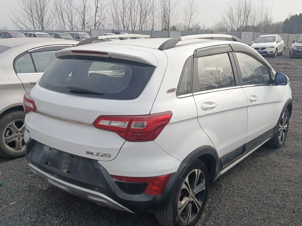 2015 BeiJing Auto Senova X25 1.5L 116HP L4 5MT,autocango,china used car exporter,china ev exporter,chinese used car exporter,chinese used ev exporter