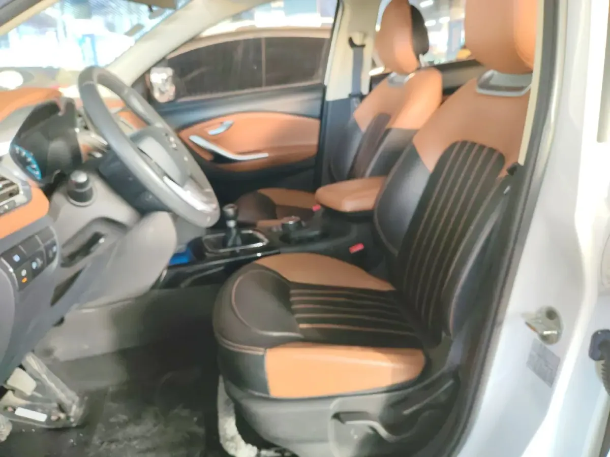 2017 Soueast DX7 1.5T 156HP L4 6MT,autocango,china used car exporter,china ev exporter,chinese used car exporter,chinese used ev exporter