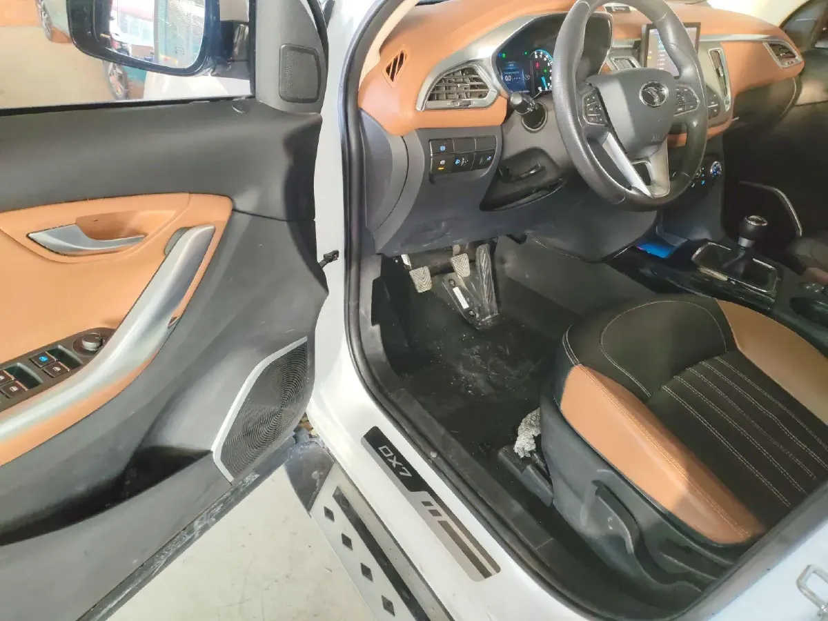 2017 Soueast DX7 1.5T 156HP L4 6MT,autocango,china used car exporter,china ev exporter,chinese used car exporter,chinese used ev exporter