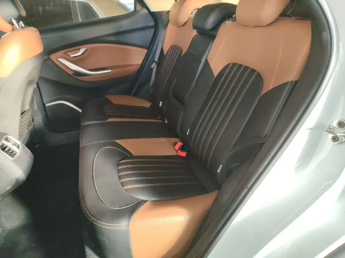 2017 Soueast DX7 1.5T 156HP L4 6MT,autocango,china used car exporter,china ev exporter,chinese used car exporter,chinese used ev exporter