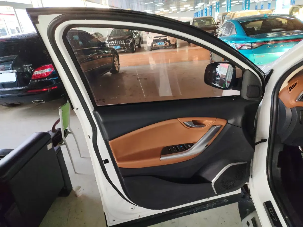 2017 Soueast DX7 1.5T 156HP L4 6MT,autocango,china used car exporter,china ev exporter,chinese used car exporter,chinese used ev exporter